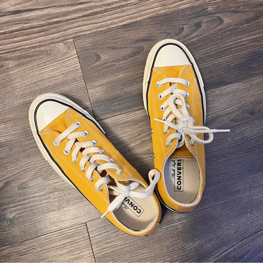 EUC - CONVERSE Chuck 70 Shoes